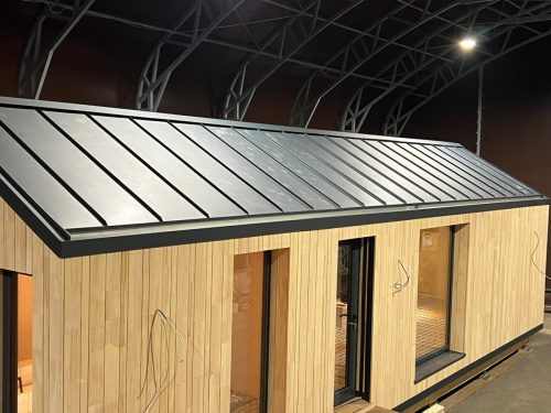 Blechdach Tiny House in Alu anthrazitSpenglerei Deschler